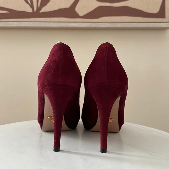 Prada Camoscio Basic Platform Pump in Granato